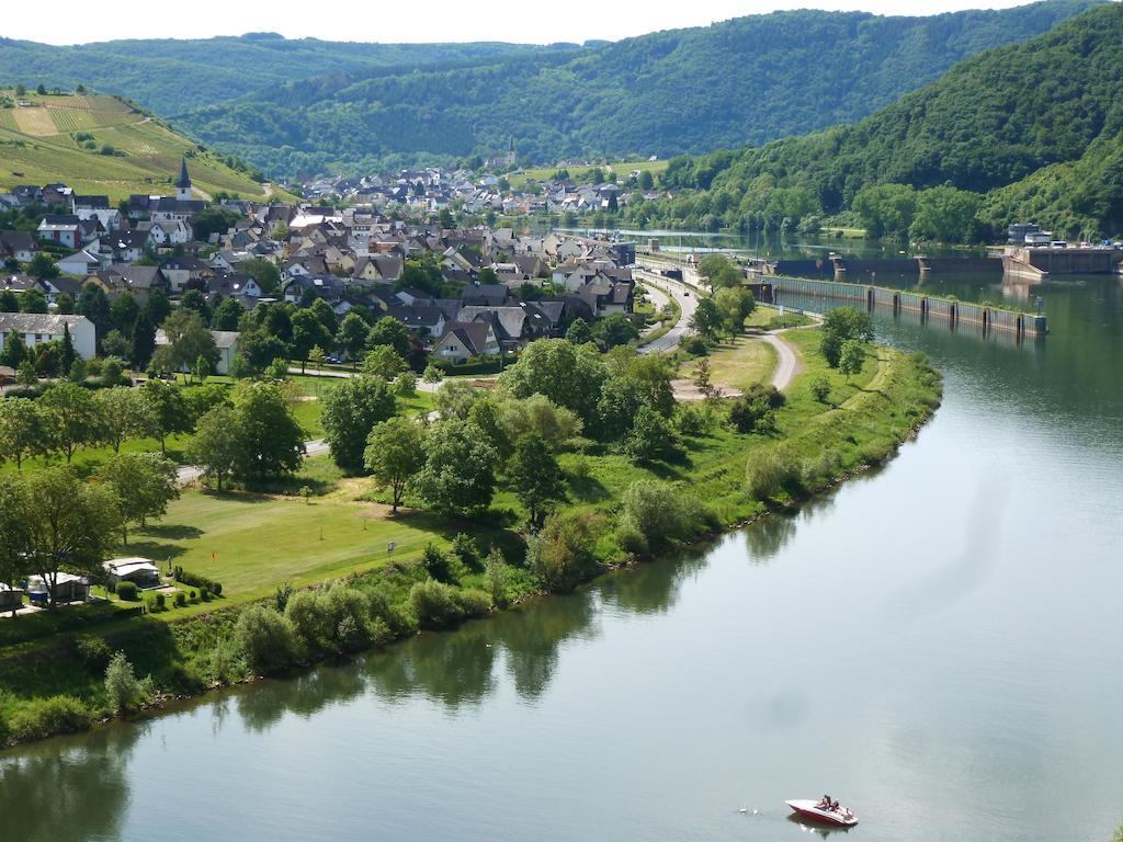 Ferienwohnungen Am Bruttiger Moselsteig Esterno foto