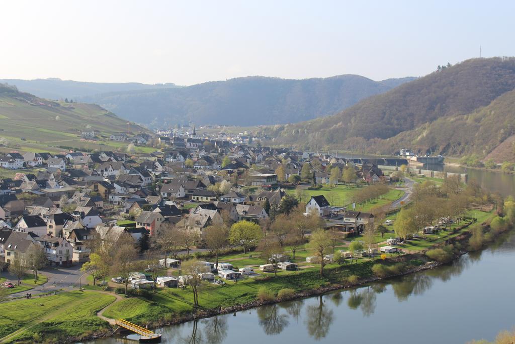 Ferienwohnungen Am Bruttiger Moselsteig Esterno foto