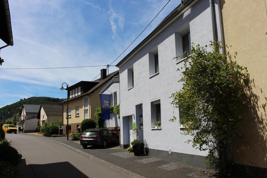 Ferienwohnungen Am Bruttiger Moselsteig Esterno foto
