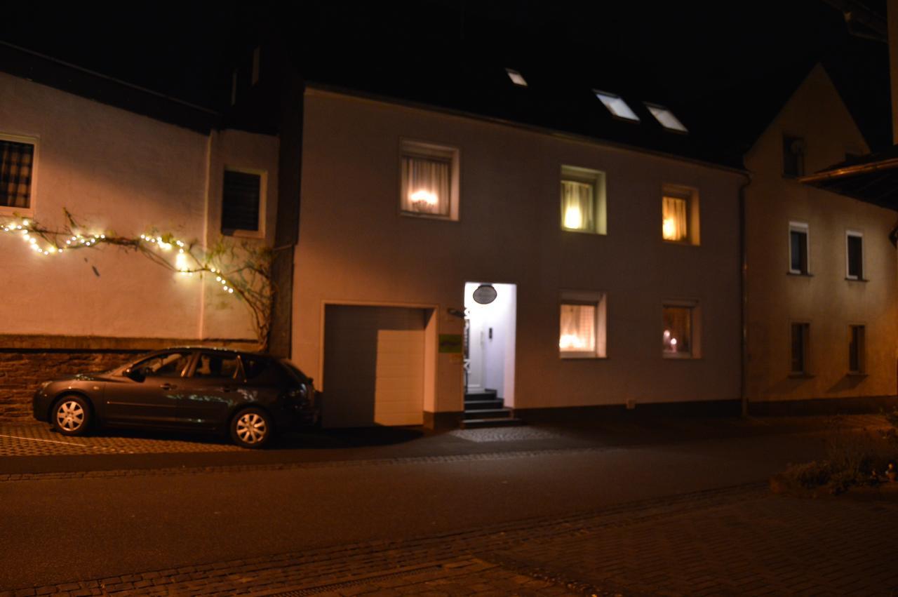 Ferienwohnungen Am Bruttiger Moselsteig Esterno foto